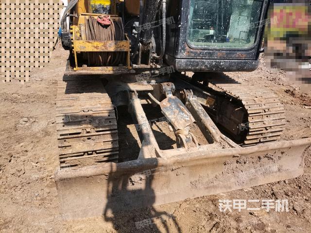 轉(zhuǎn)盤和下車架正前（工作和回轉(zhuǎn)裝置）