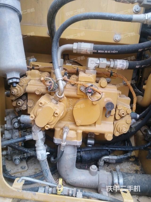 液壓泵斜45?左（大件艙室）