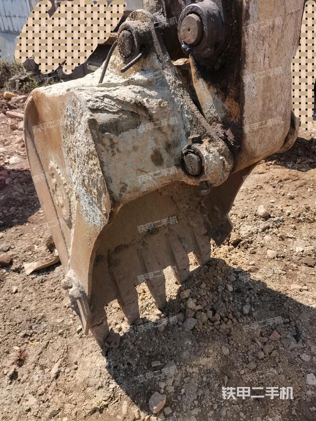 鏟斗右后整體（工作和回轉(zhuǎn)裝置）