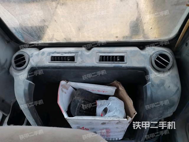 座椅后部(駕駛室部分) 座椅后部(駕駛室部分)