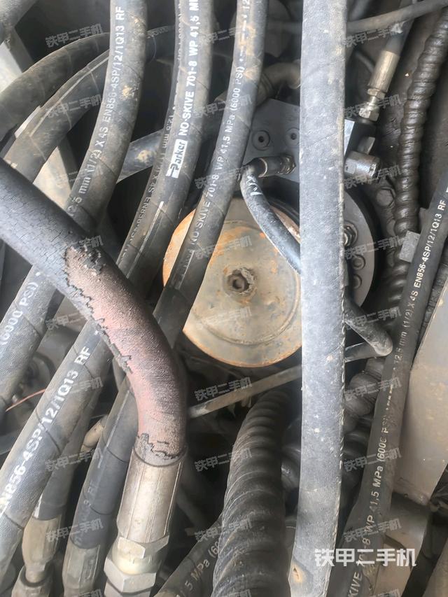 回轉(zhuǎn)馬達（上車部件）