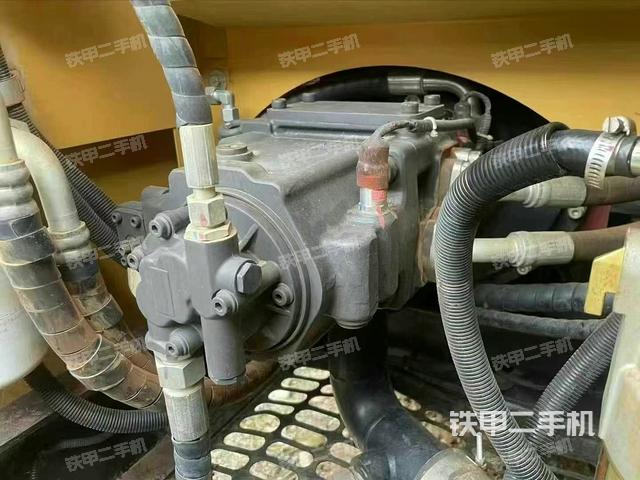 液壓泵斜45?左(大件艙室) 液壓泵斜45?左(大件艙室)