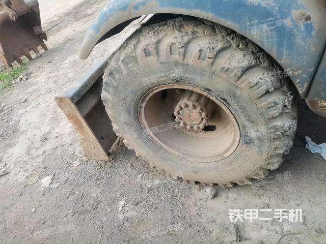 右驅動輪（行走機構）