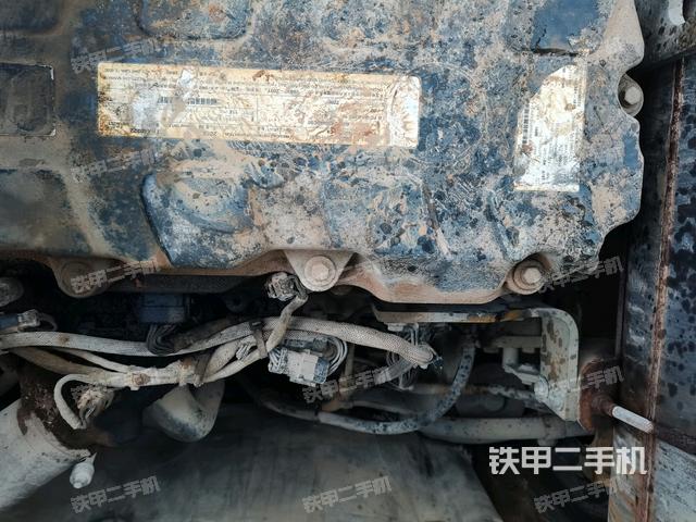 氣門(mén)室蓋螺絲特寫(xiě)（上車(chē)部件）