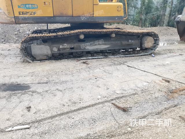 左導向輪（行走機構(gòu)）