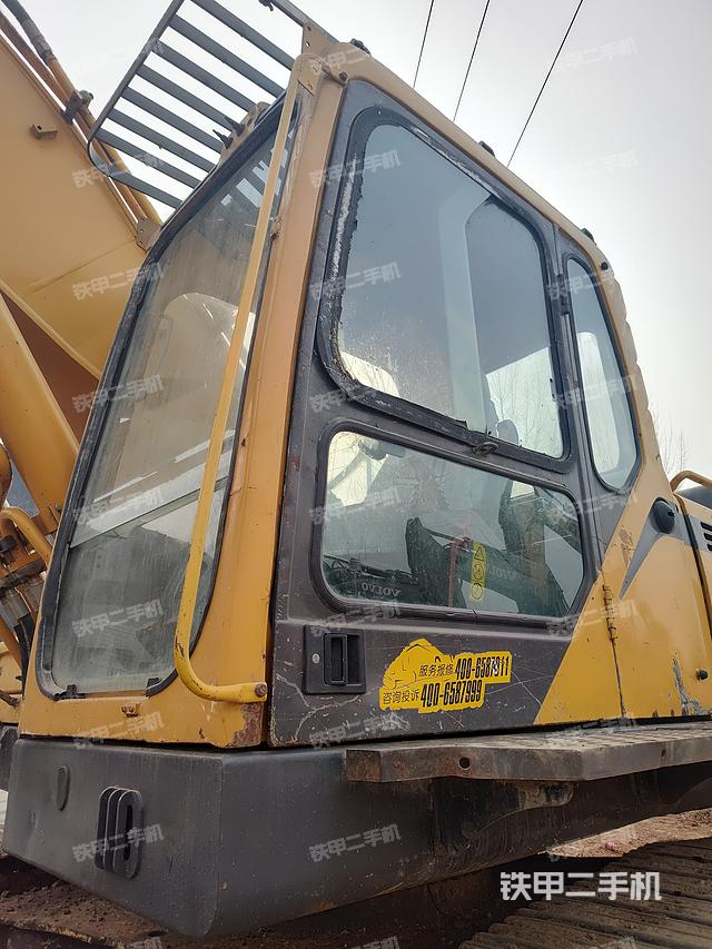 駕駛室整體（整機外觀）