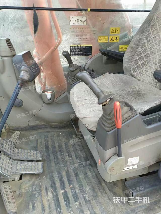 駕駛室整體（整機(jī)外觀）