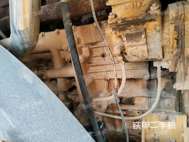 發(fā)動機(jī)艙全景(壓路機(jī)發(fā)動機(jī)艙) 發(fā)動機(jī)艙全景(壓路機(jī)發(fā)動機(jī)艙)