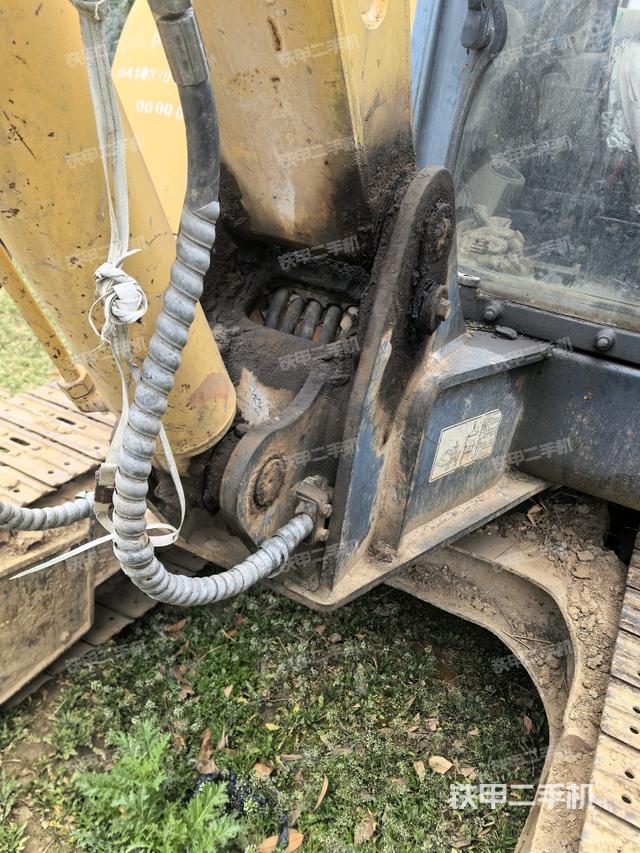 大臂根部?斜（工作和回轉(zhuǎn)裝置）