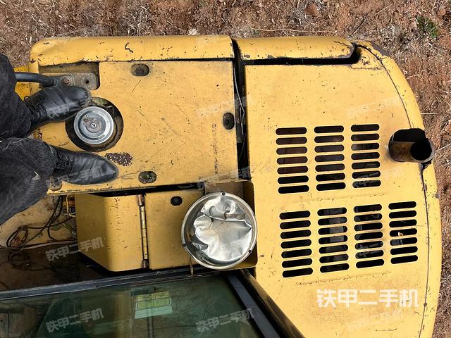 回轉(zhuǎn)馬達(dá)和主控閥（整機(jī)外觀）