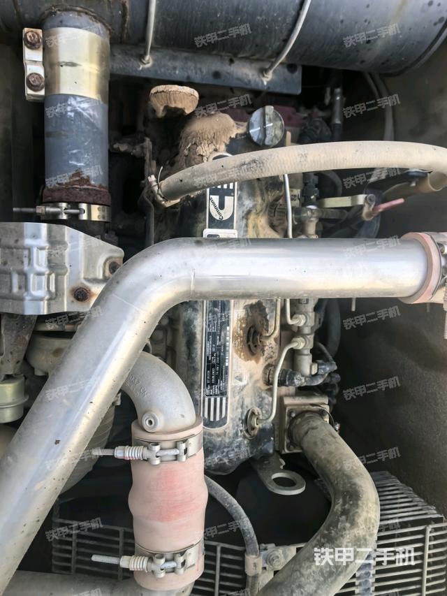 發(fā)動(dòng)機(jī)室（上車部件）