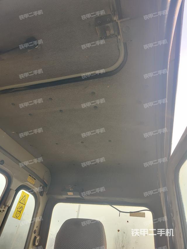 駕駛室頂部（整機(jī)外觀）