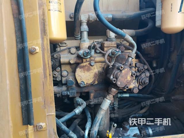 液壓泵斜45?左（大件艙室）