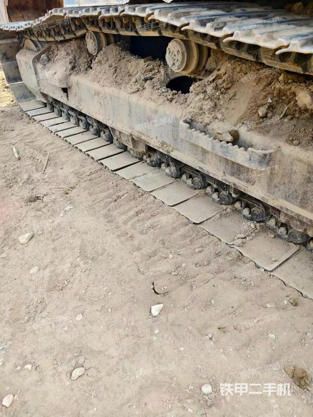 單側(cè)履帶整體（整機(jī)外觀）