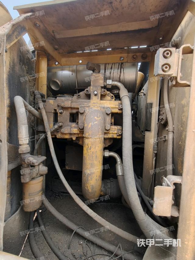 液壓泵斜45?左（大件艙室）