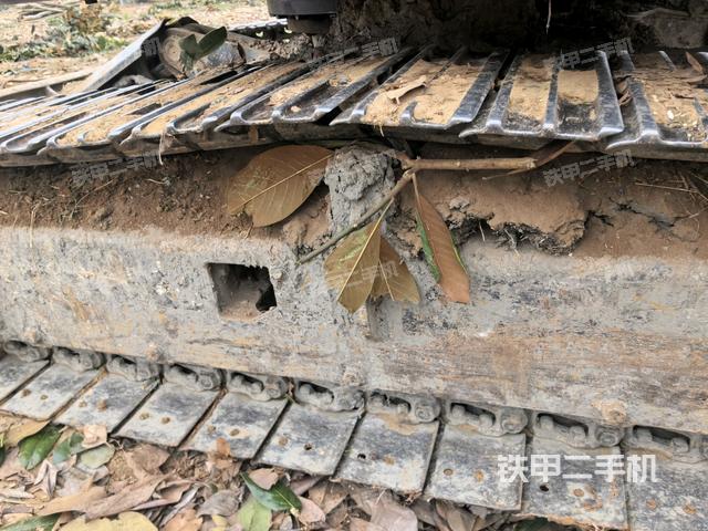 左驅(qū)動輪（行走機(jī)構(gòu)）