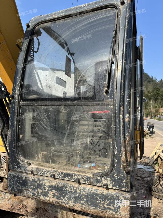 驾驶室整体（整机外观）