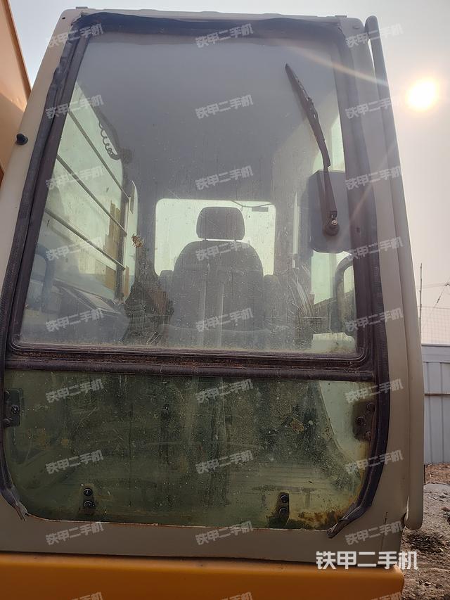 駕駛室整體（整機(jī)外觀）