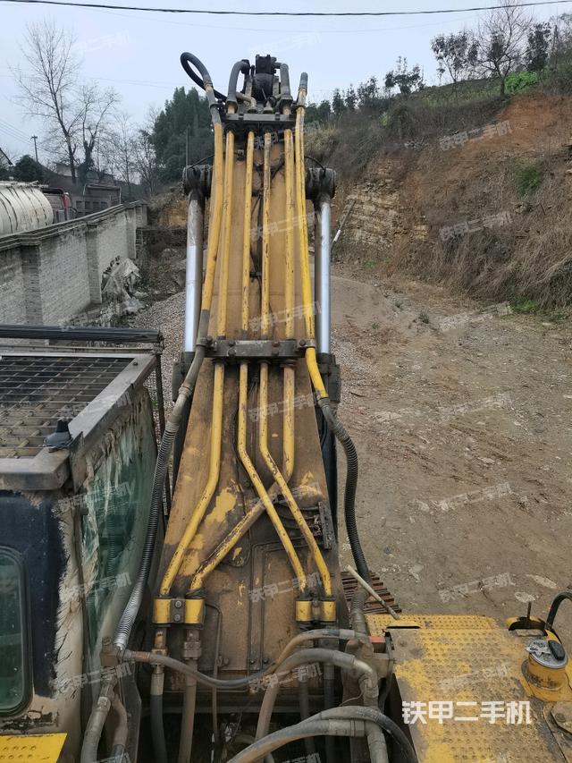 大臂背部俯視（工作和回轉(zhuǎn)裝置）