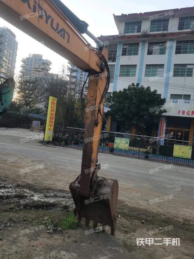 小臂整體右前（工作和回轉裝置）