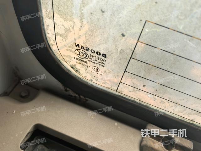 驾驶室左前45度（驾驶室部分）