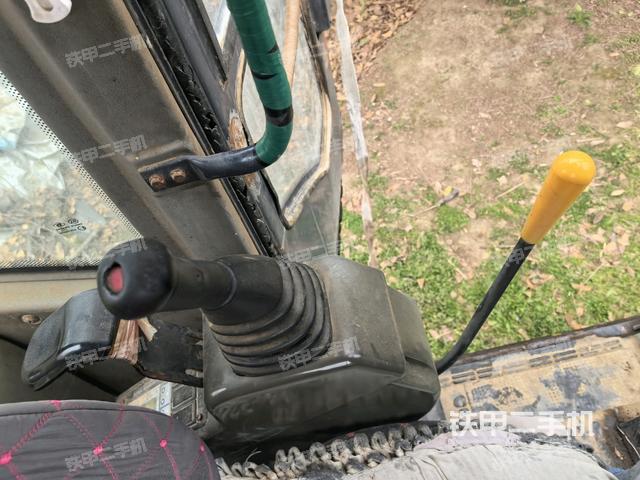 座椅左側(cè)控制臺(tái)/音響/含左手柄（駕駛室部分）