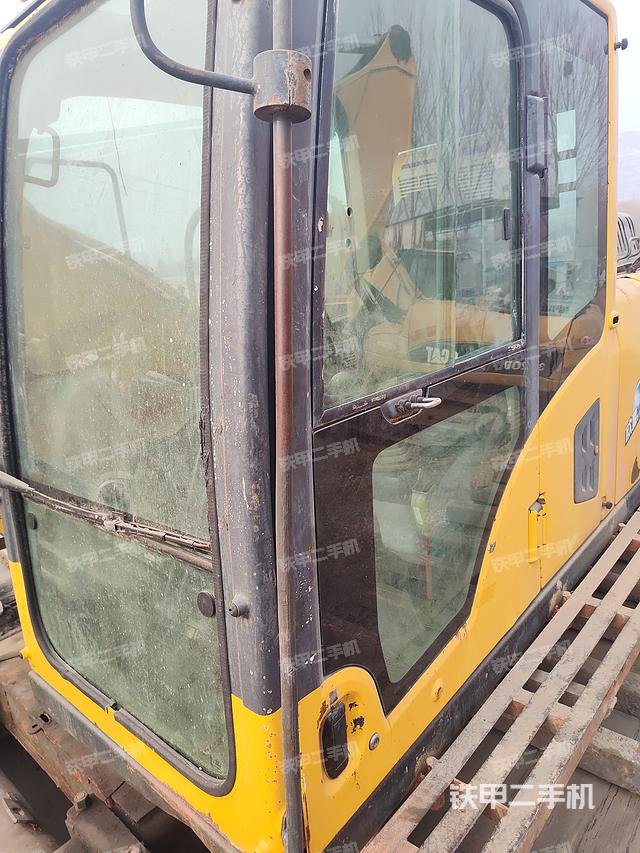 驾驶室整体（整机外观）