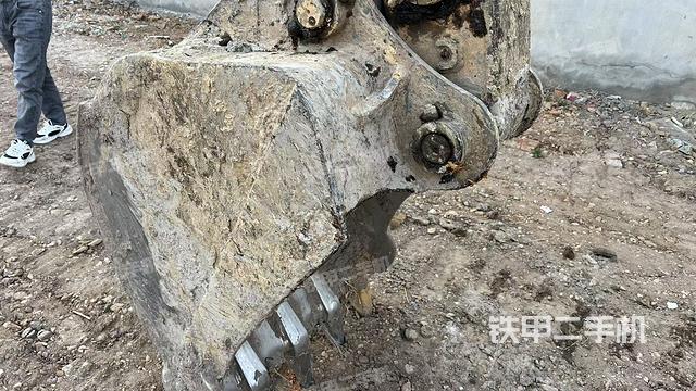 鏟斗右后整體（工作和回轉(zhuǎn)裝置）