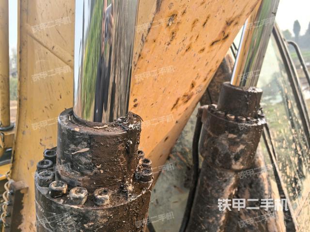 大臂根部?斜視(工作和回轉(zhuǎn)裝置) 大臂根部?斜視(工作和回轉(zhuǎn)裝置)