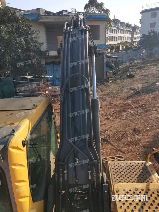 大臂背部俯視（工作和回轉(zhuǎn)裝置）