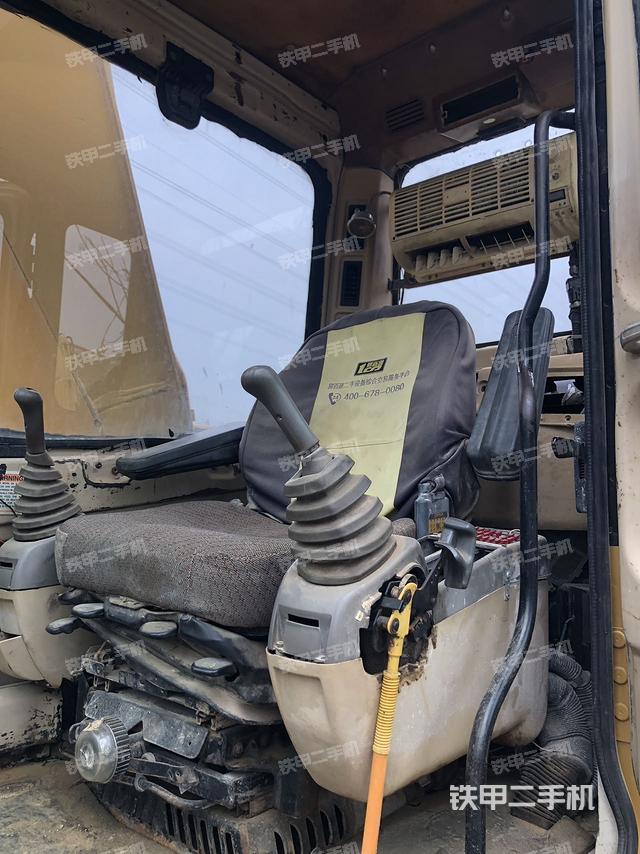 驾驶室整体（整机外观）