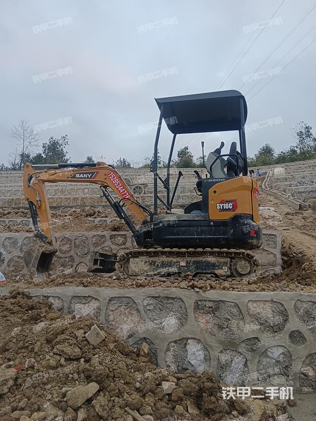 驾驶室整体（整机外观）