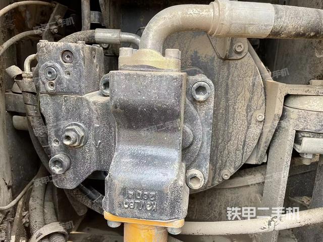 液壓泵艙室正面整體(整機(jī)外觀) 液壓泵艙室正面整體(整機(jī)外觀)