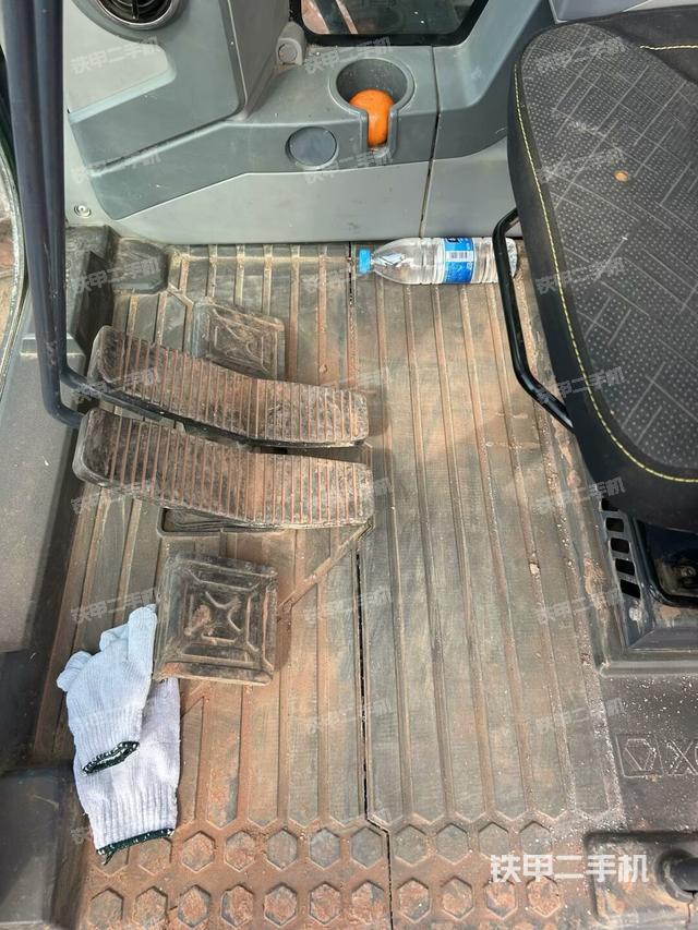 后窗玻璃角標(biāo)（駕駛室部分）