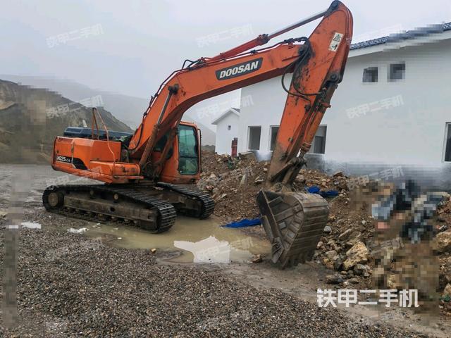右前45(整機(jī)外觀) 右前45(整機(jī)外觀)