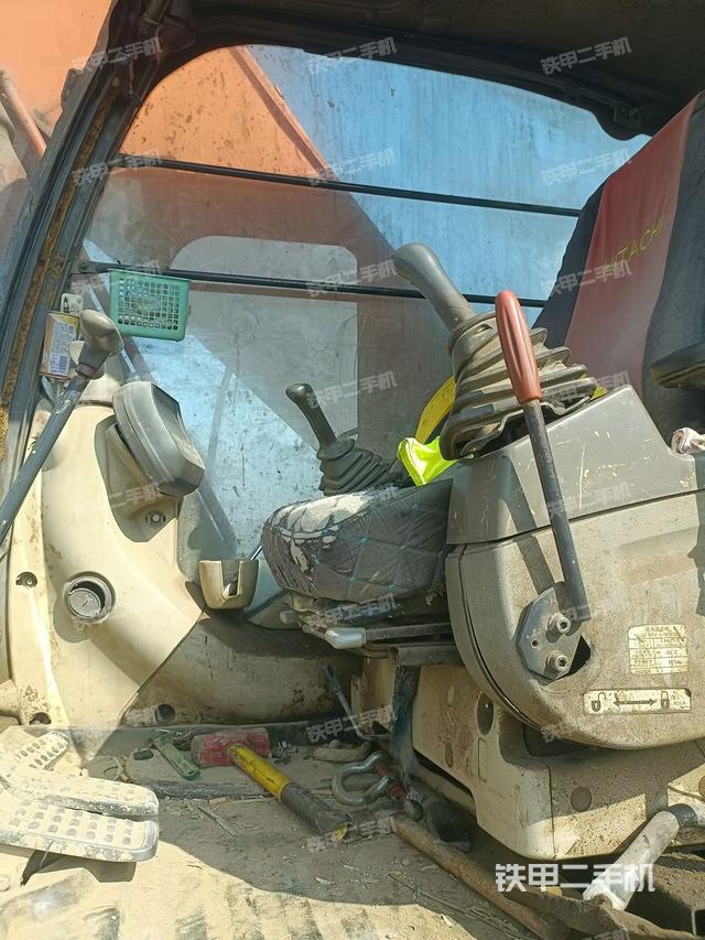 右側(cè)玻璃角標(biāo)(駕駛室部分) 右側(cè)玻璃角標(biāo)(駕駛室部分)