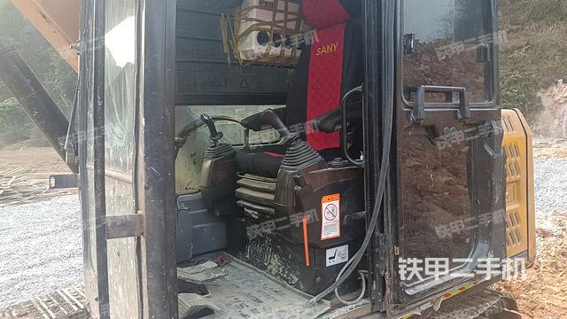 驾驶室整体（整机外观）