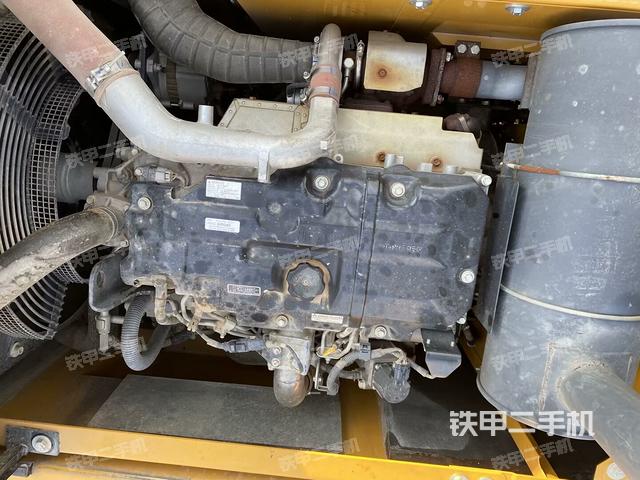 氣門室蓋螺絲特寫（上車部件）