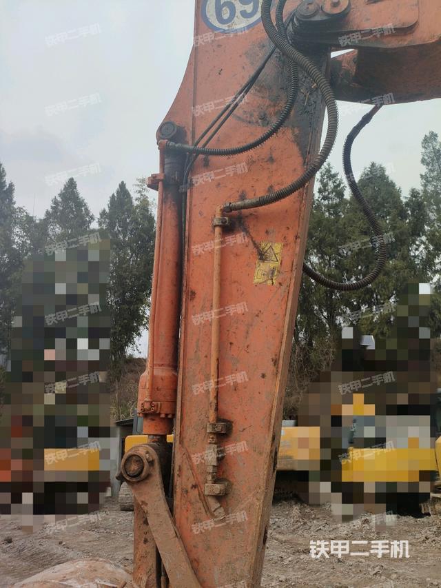 小臂整體左后(工作和回轉(zhuǎn)裝置) 小臂整體左后(工作和回轉(zhuǎn)裝置)