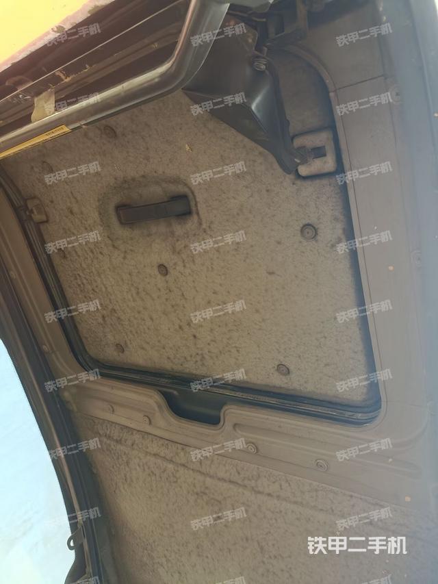 頂棚整體(駕駛室部分) 頂棚整體(駕駛室部分)