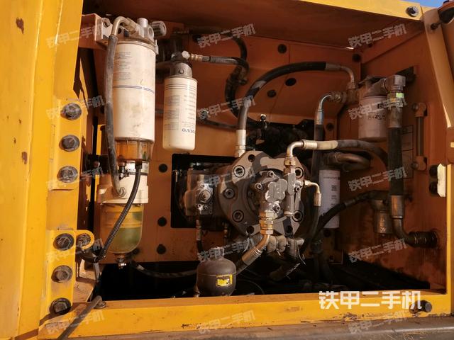 液壓泵斜45?左（大件艙室）