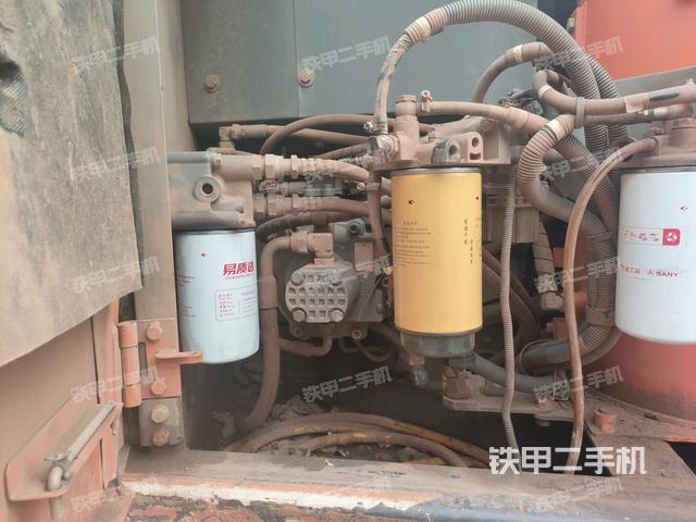 液壓泵斜45?右(大件艙室) 液壓泵斜45?右(大件艙室)