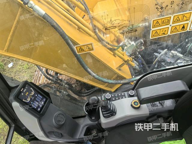 座椅左側(cè)控制臺/音響/含左手柄（駕駛室部分）