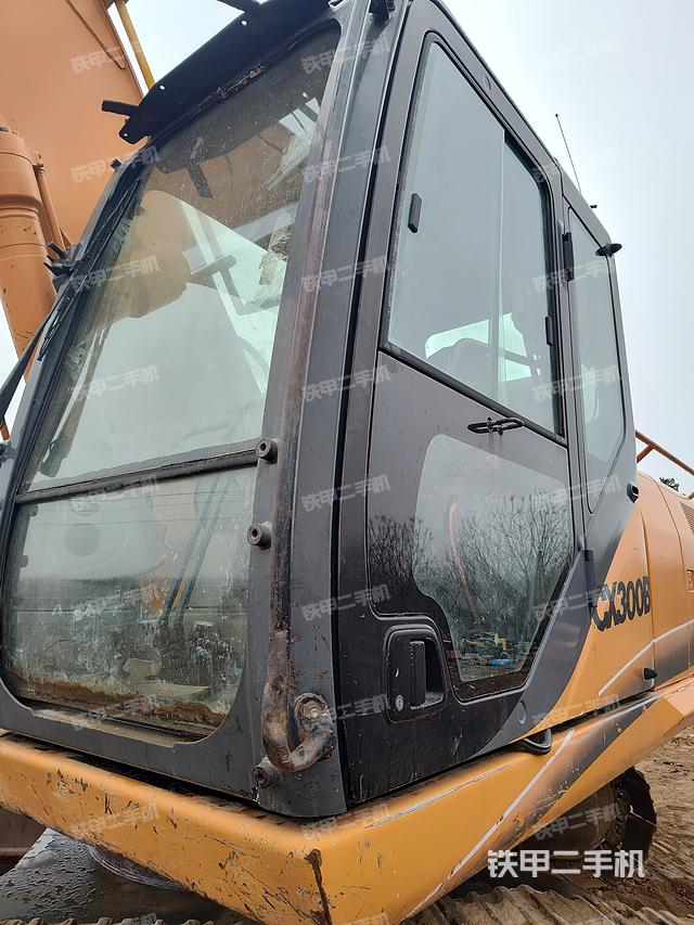 駕駛室整體（整機(jī)外觀）