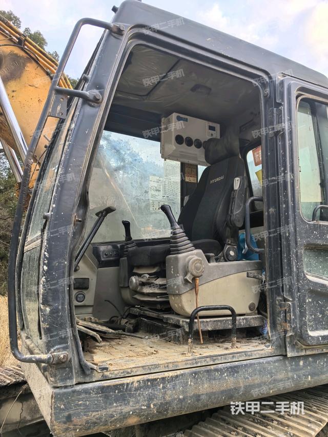 駕駛室整體（整機(jī)外觀）