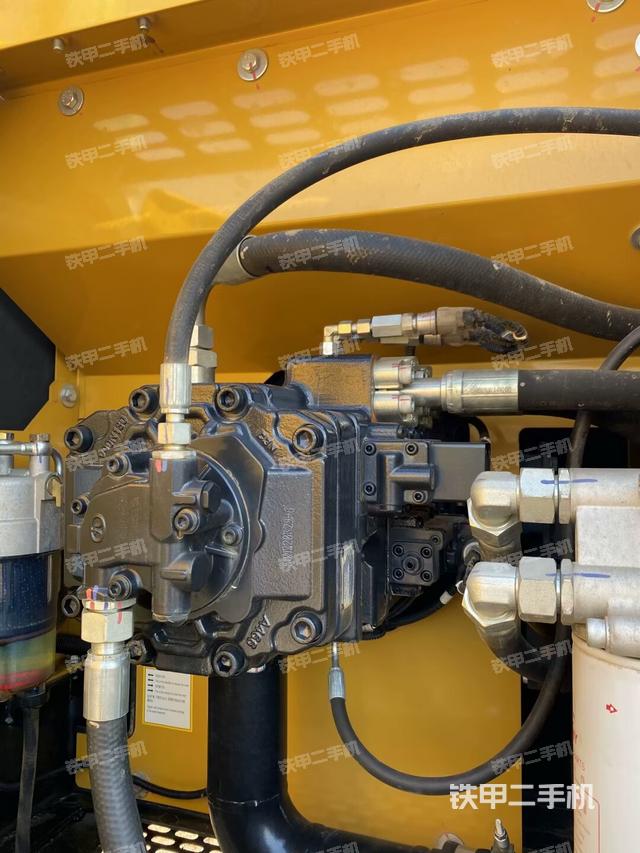 液壓泵斜45?左（大件艙室）