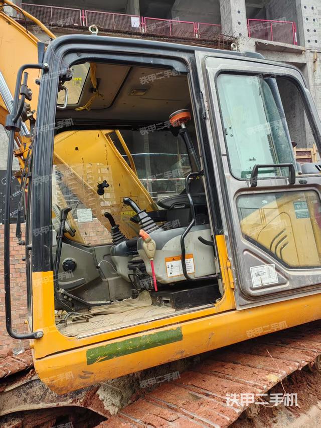 驾驶室整体（整机外观）