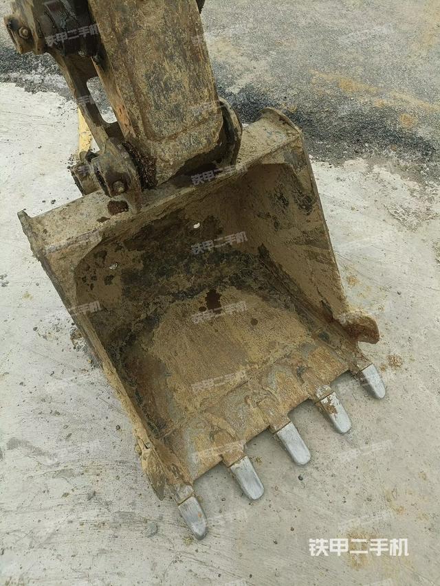 鏟斗右后整體（工作和回轉(zhuǎn)裝置）