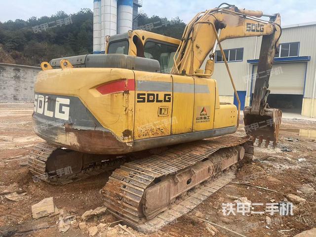 整機右后45°(整機外觀) 整機右后45°(整機外觀)