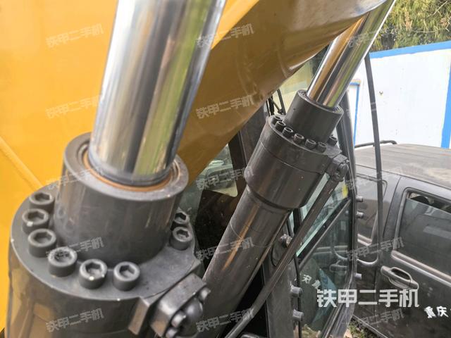 轉(zhuǎn)盤和下車架正前（工作和回轉(zhuǎn)裝置）